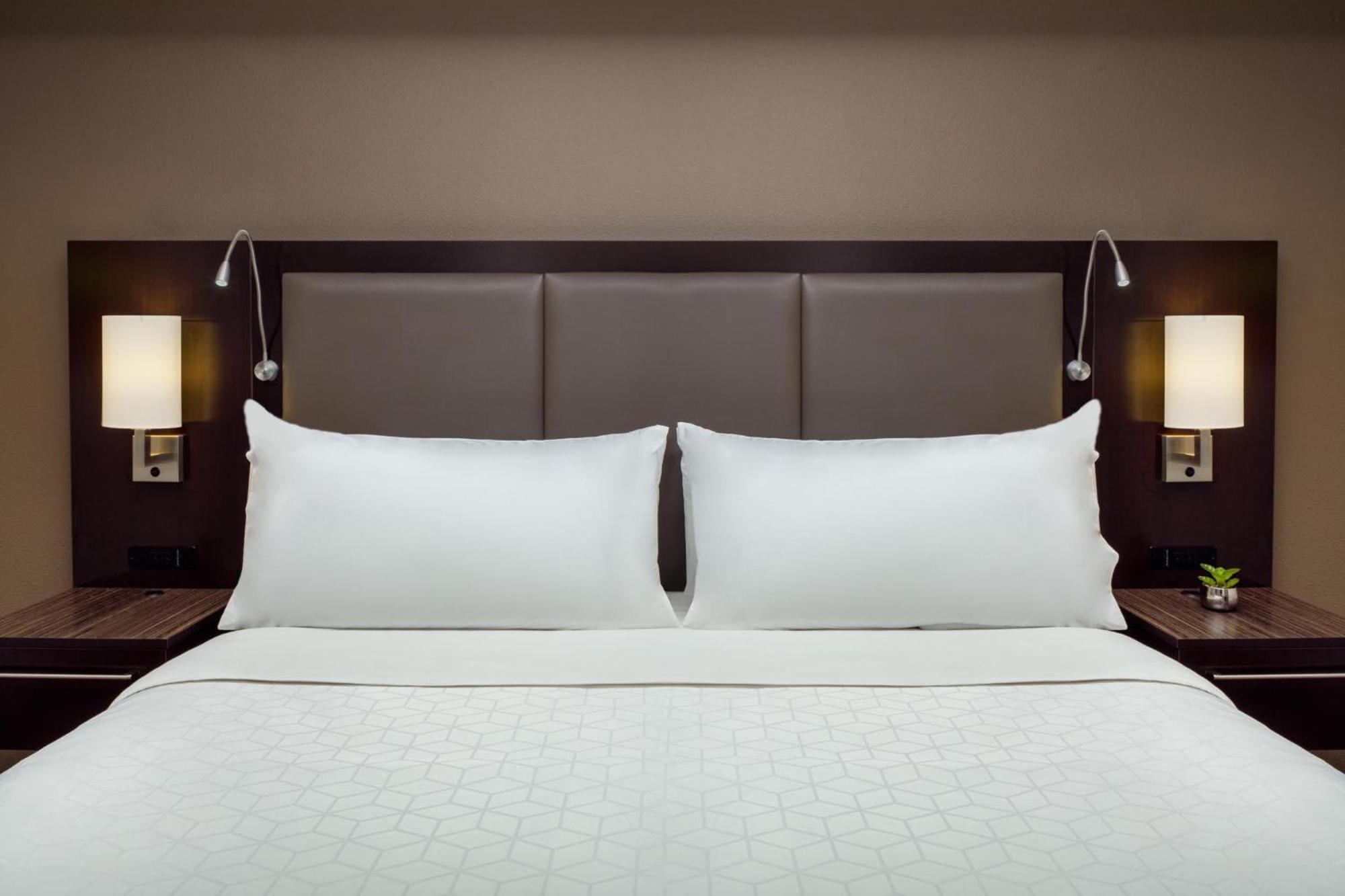 Holiday Inn And Suites Phoenix Airport North By Ihg Zewnętrze zdjęcie